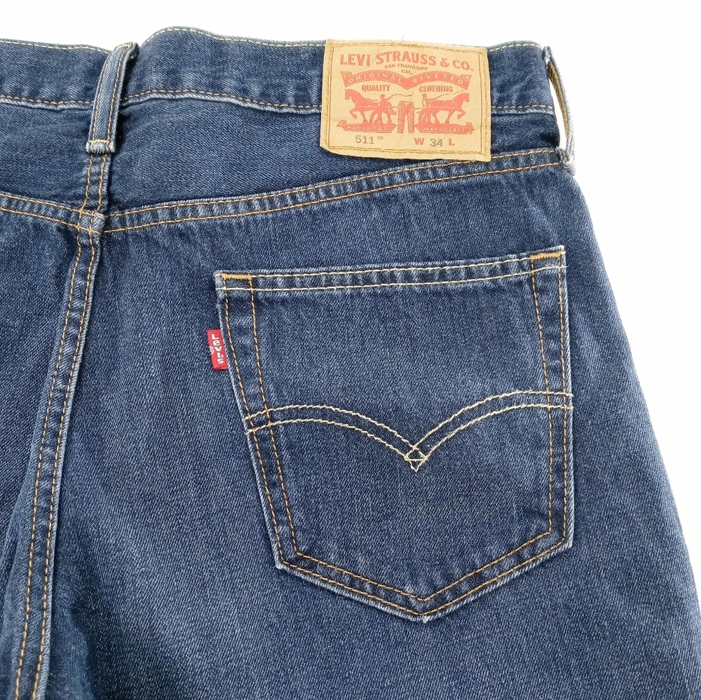 Levi's 501 Cuffed Bermuda Shorts - Picture 5 of 8